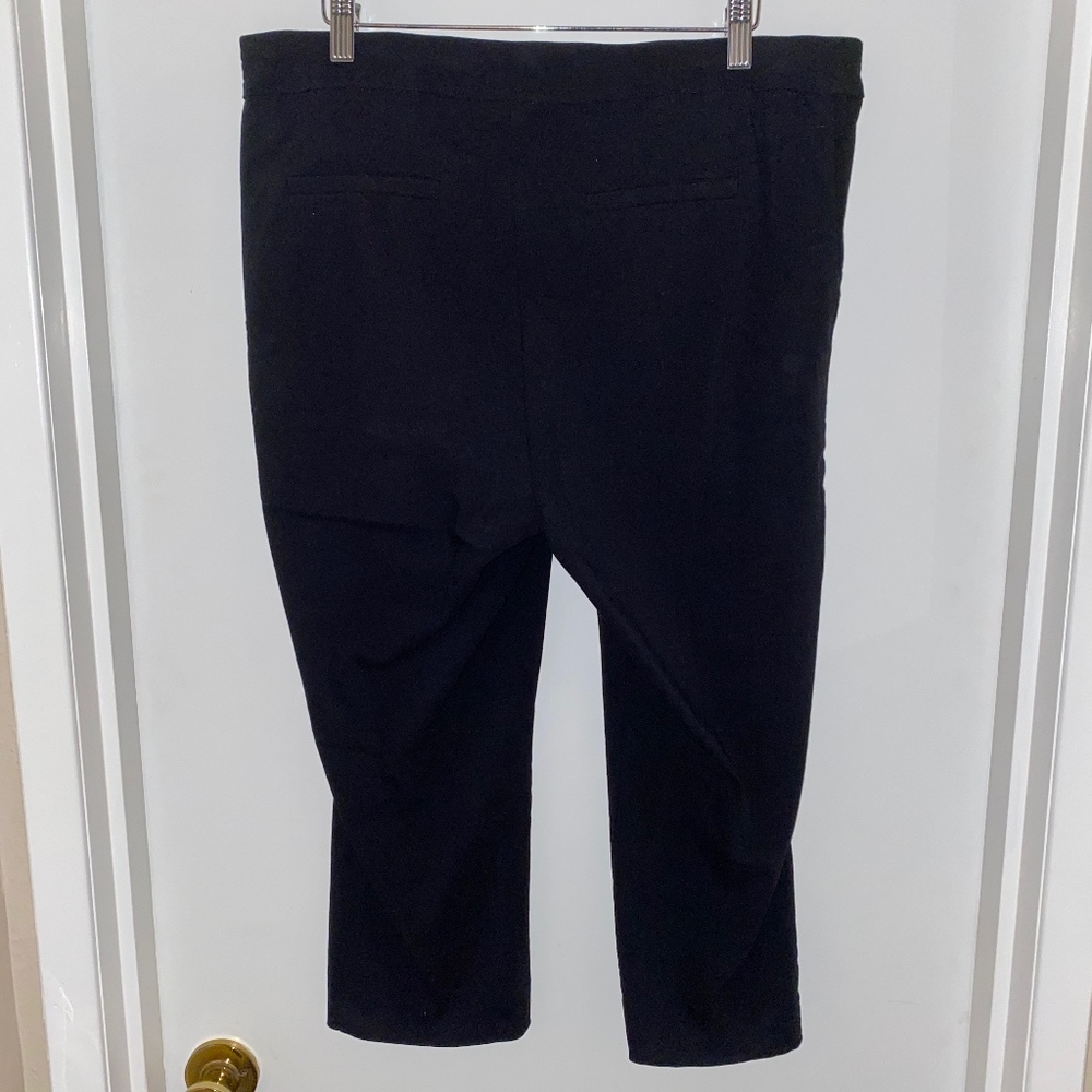 Woman's Sleek Slack Pants with Zip Pockets!
